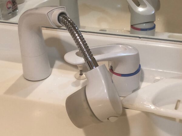 洗面台シャワー